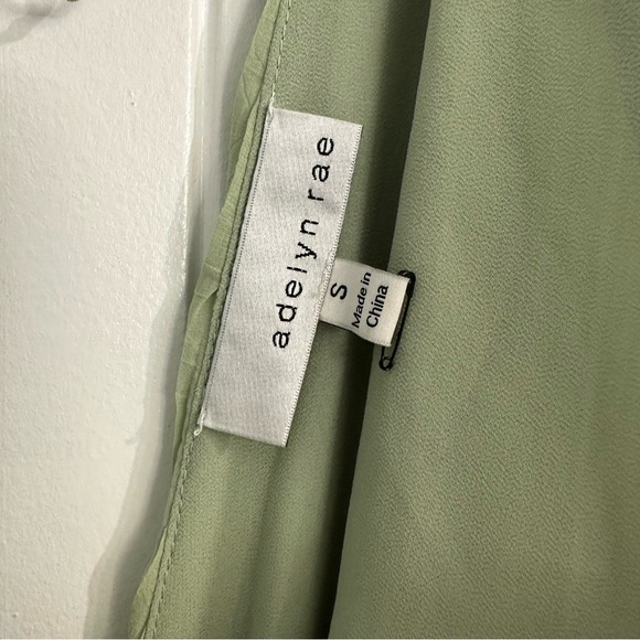 NWOT Adelyn Rae Pastel Green and Blue Tiered Midi Sleeveless Dress - Picture 5 of 6